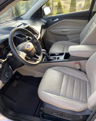 Ford Escape cena 73900 przebieg: 51000, rok produkcji 2018 z Kościerzyna małe 191